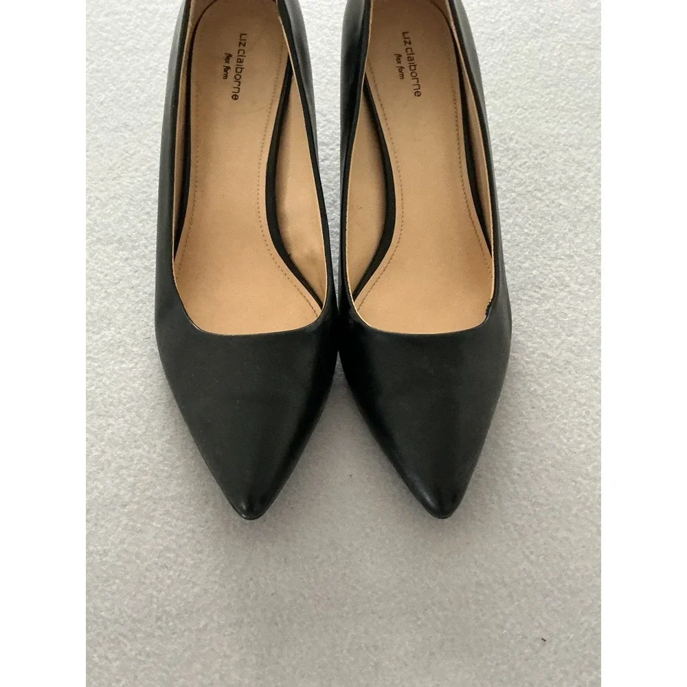Liz Claiborne Pumps 10M Black Flex Form Pointed Toe Kitten Heels